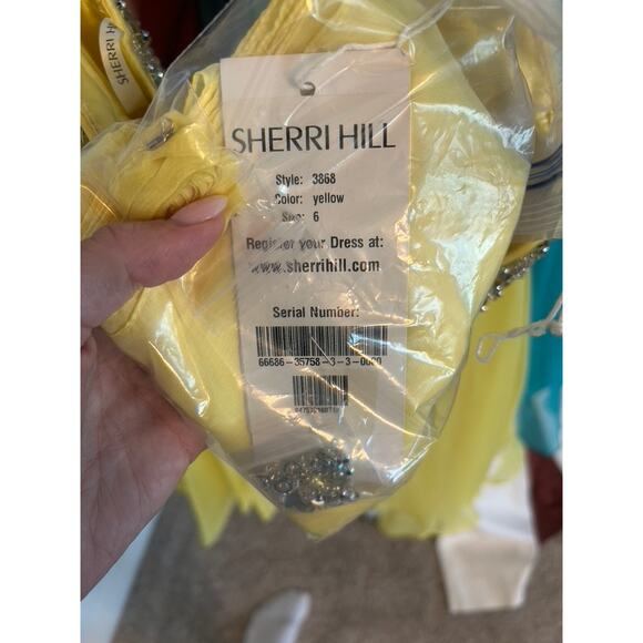 Sherri Hill Yellow Sequin Homecoming Dress - Picture 4 of 4